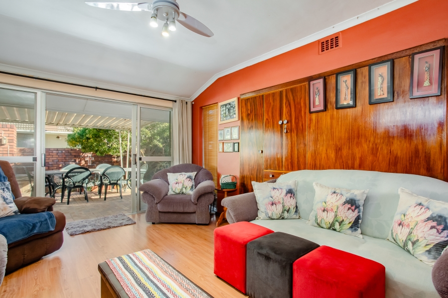 3 Bedroom Property for Sale in Denneburg Western Cape